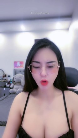 Meooo(@Trangmel.99) không bán thân, chỉ thích khoe cho mấy anh thèm